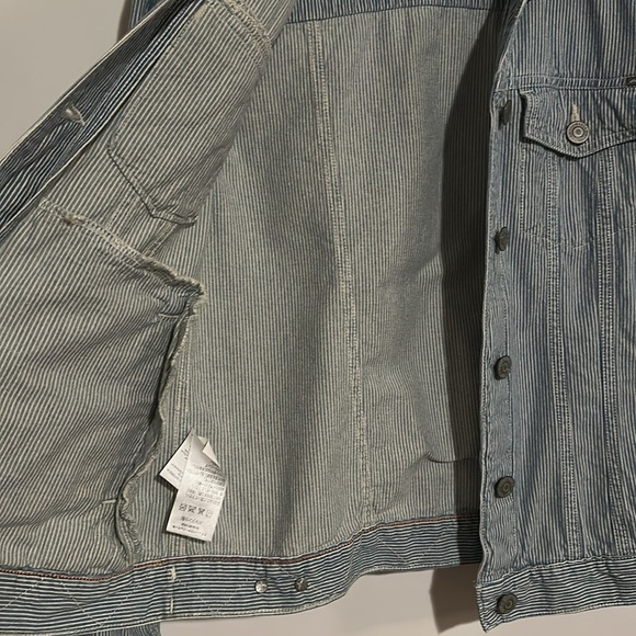 EDDIE BAUER | Light Blue Pin Stripped Lightweight Shirt Jean Jacket Button Up - Picture 10 of 15